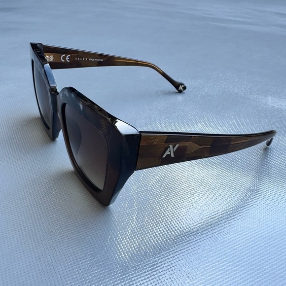 Yalea Aretha Sunglasses main image 4